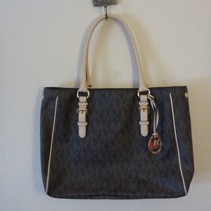 Michael Kors JetSet Tote